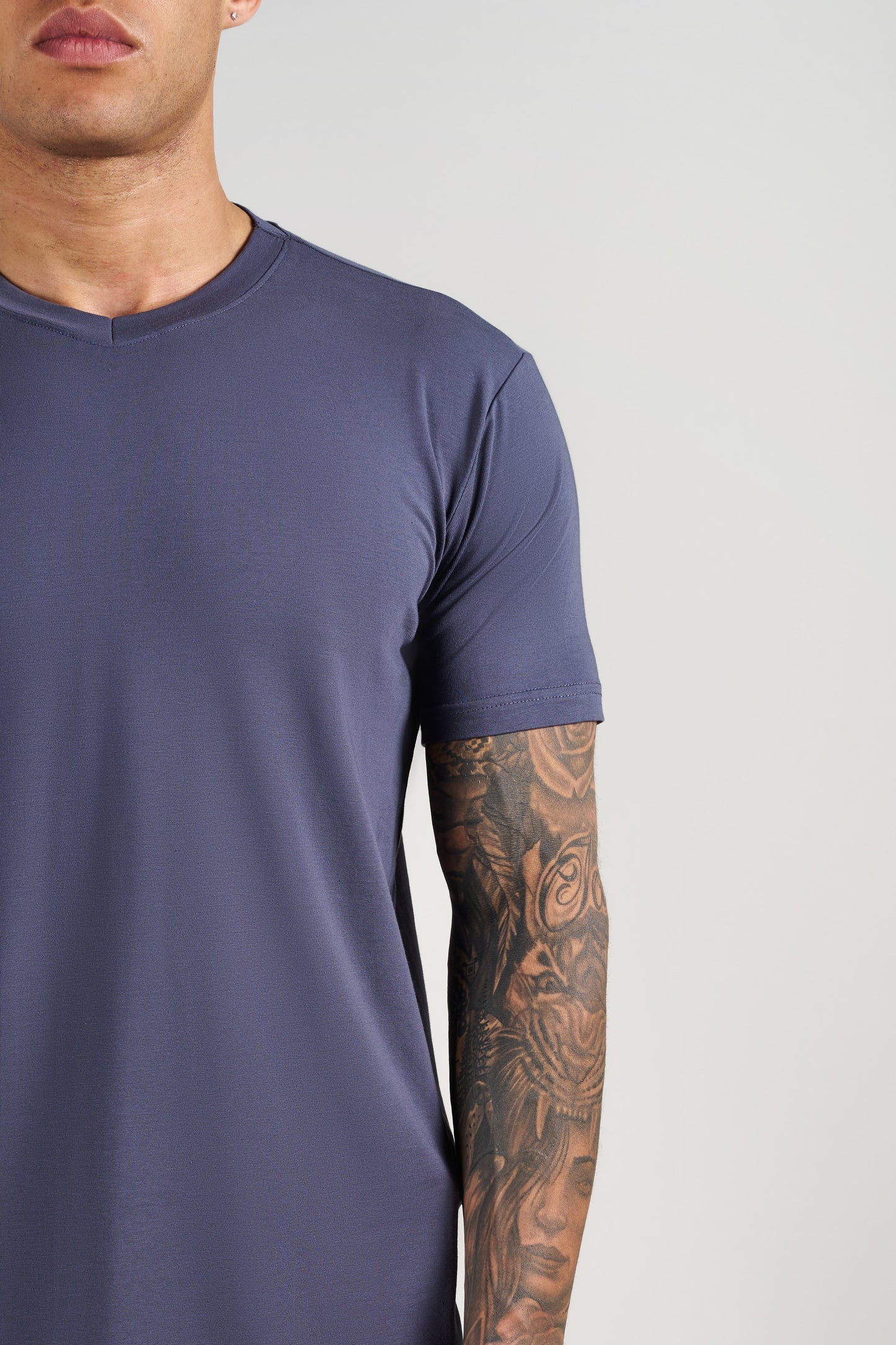 Premium V Yaka Fit T-Shirt